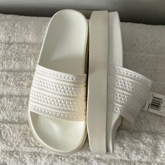 Adidas ADILETTE BONEGA W White/White Size10 (W) - Picture 2 of 7